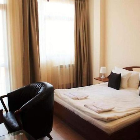 Хотел Флора private studio All seasons Apartment Боровец Екстериор снимка