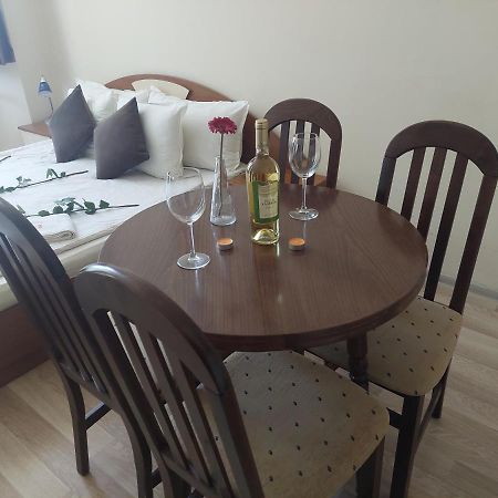 Хотел Флора private studio All seasons Apartment Боровец Екстериор снимка