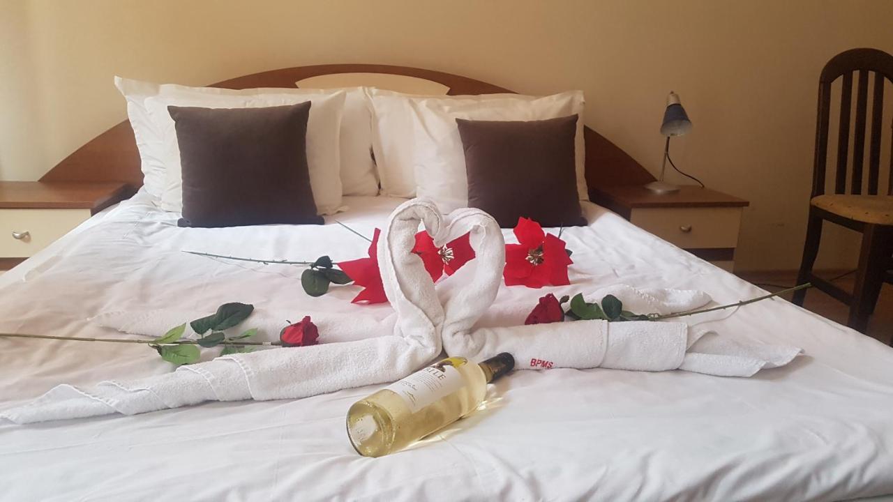 Хотел Флора private studio All seasons Apartment Боровец Екстериор снимка