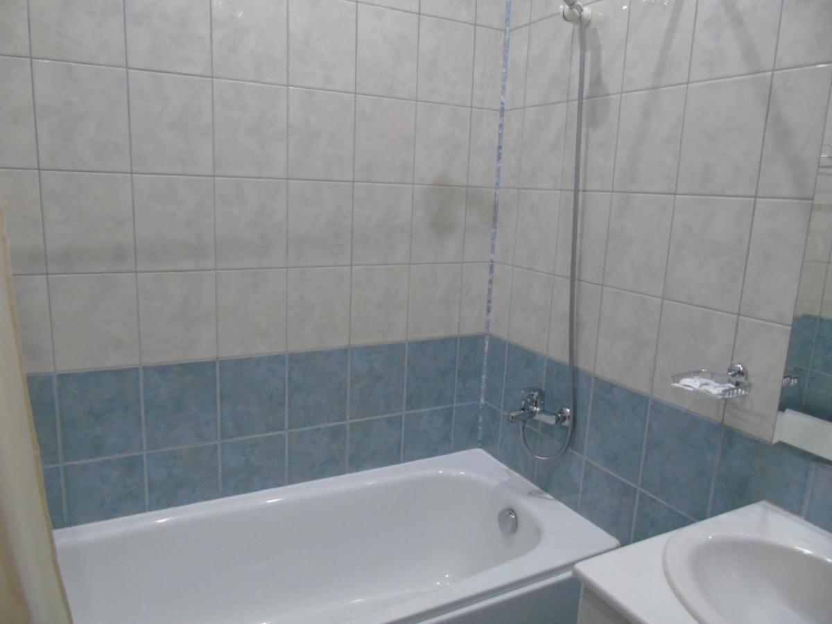 Хотел Флора private studio All seasons Apartment Боровец Екстериор снимка