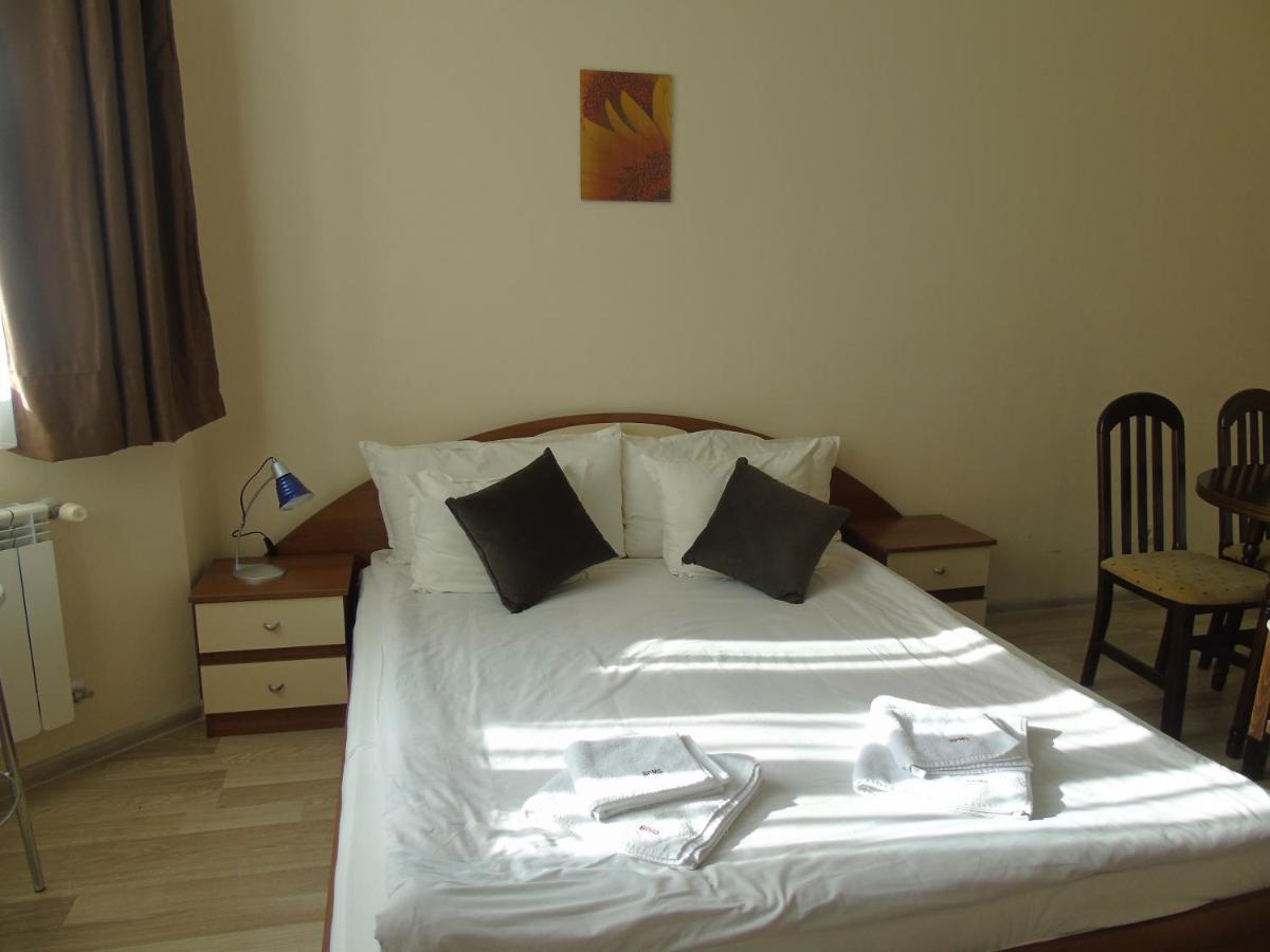 Хотел Флора private studio All seasons Apartment Боровец Екстериор снимка