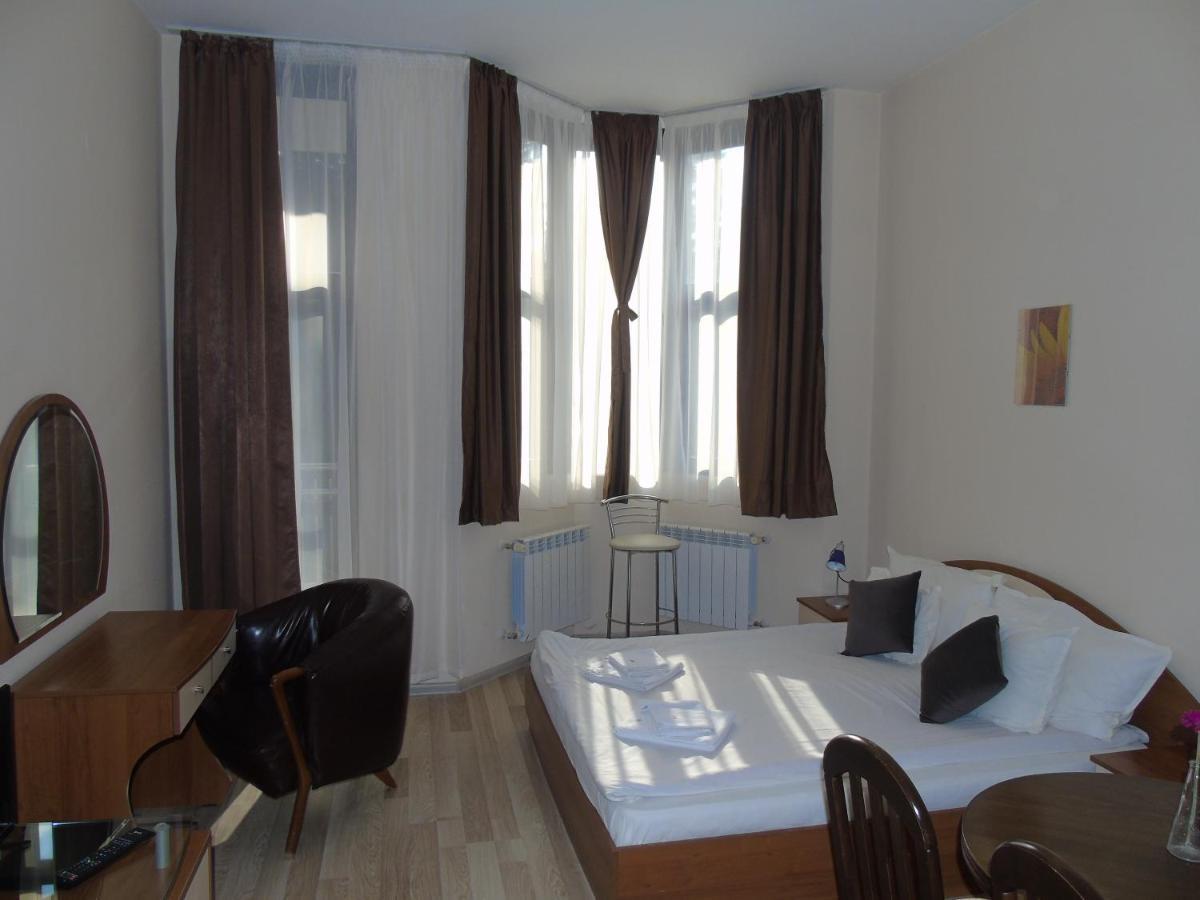 Хотел Флора private studio All seasons Apartment Боровец Екстериор снимка